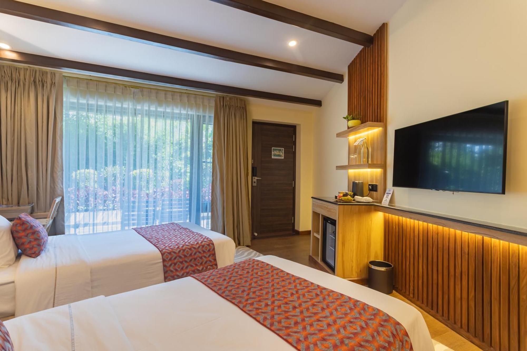 Fish Tail Lodge Покхара Экстерьер фото